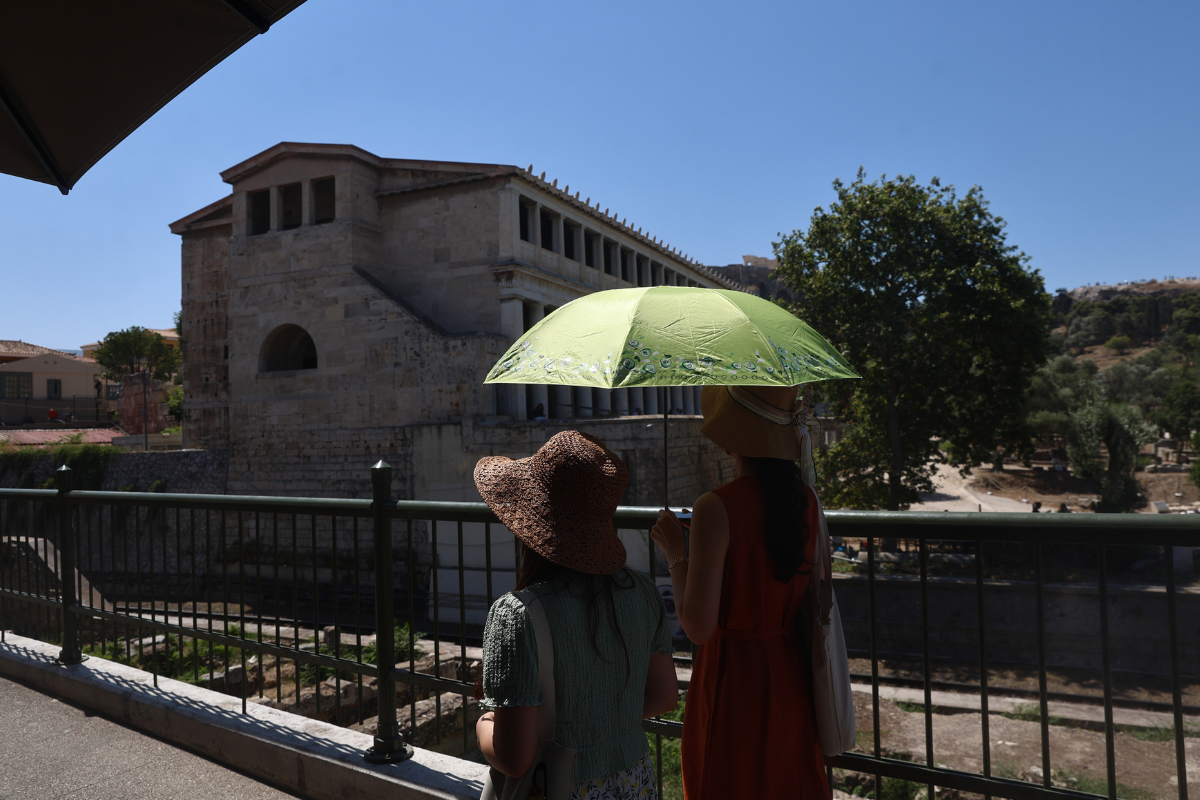 Κορυφώνεται ο καύσωνας