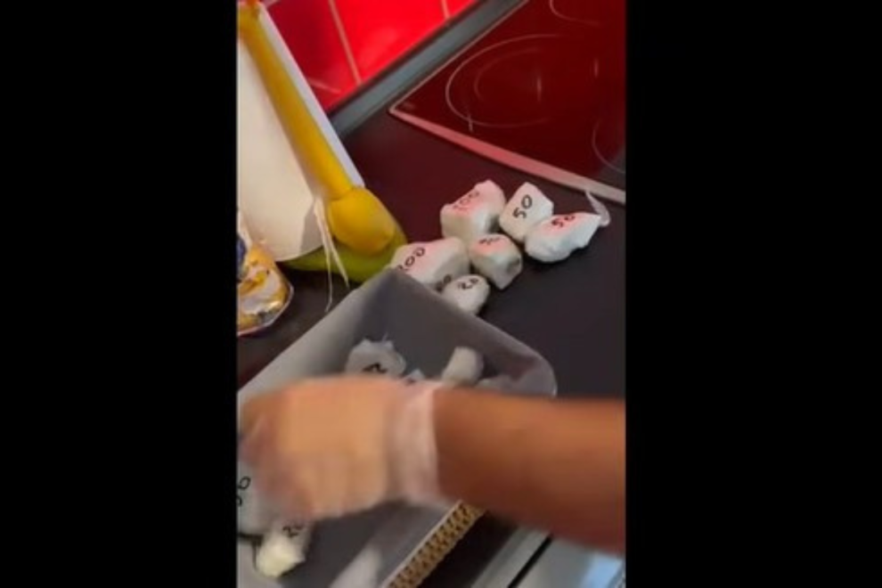 (Βίντεο) Κοκαΐνη και κάνναβη σε σπίτι