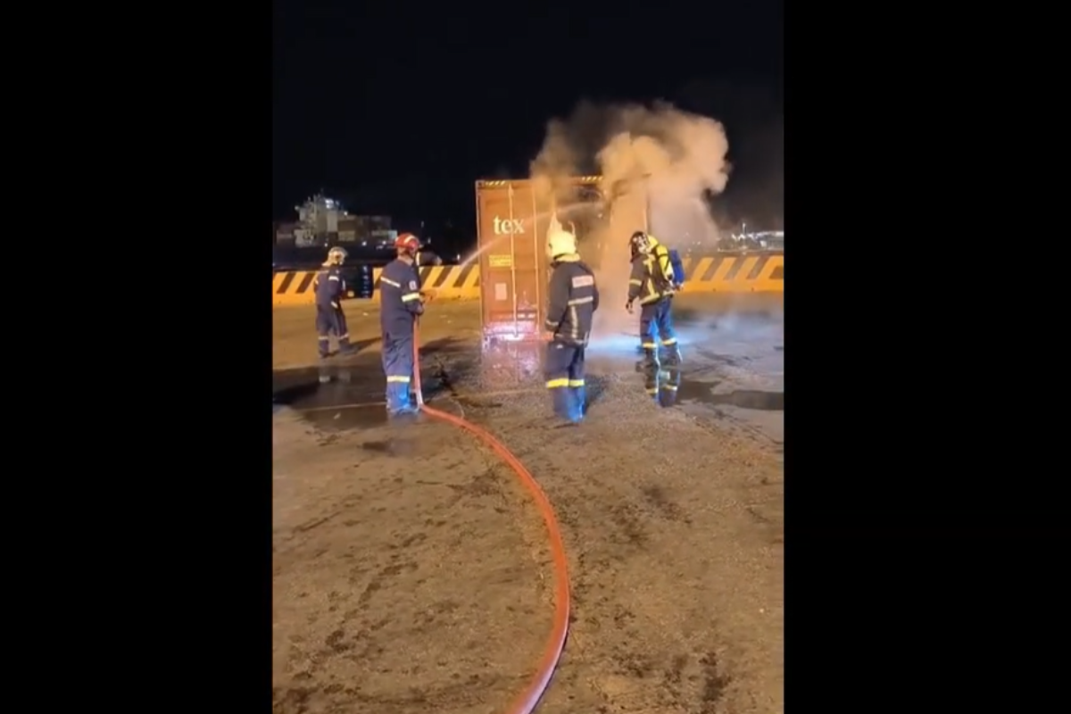 Πυρκαγιά σε εμπορευματοκιβώτιο στο Κερατσίνι