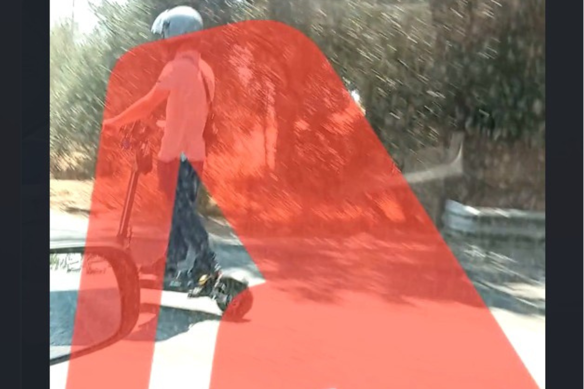 Βίντεο σοκ με αναβάτη σε πατίνι να κινείται με μεγάλη ταχύτητα