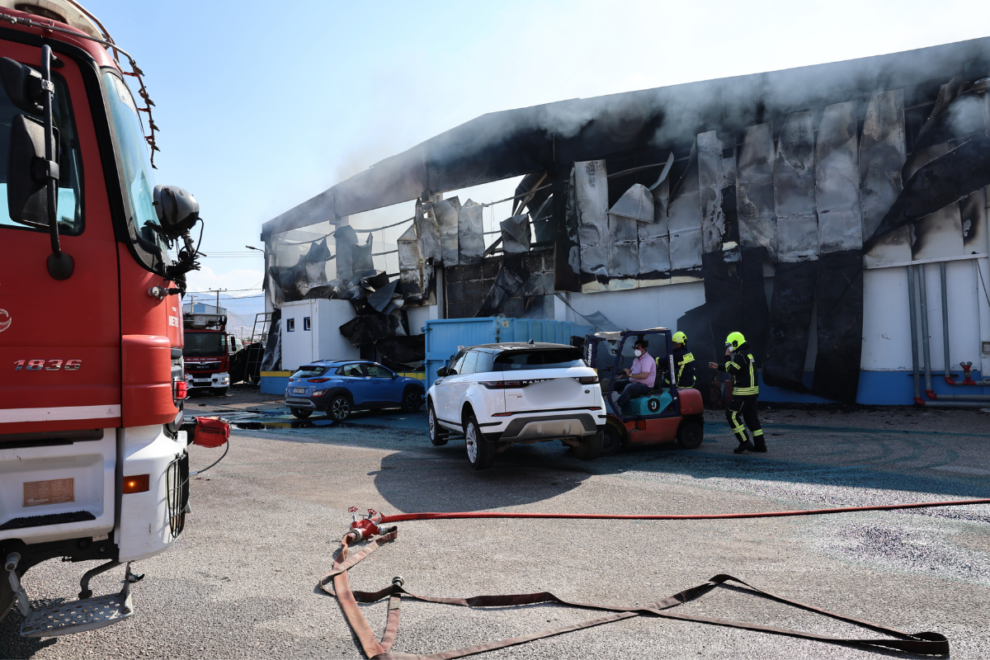 Συναγερμός στον Ασπρόπυργο: Μεγάλη φωτιά σε επιχείρηση