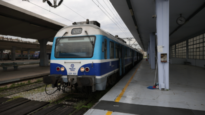 Φωτιά στον Ασπρόπυργο- Διεκόπη η κυκλοφορία του προαστιακού
