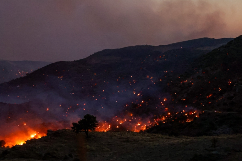Μάχη με τις φλόγες χωρίς εναέρια μέσα λόγω ισχυρών ανέμων στο Ρέθυμνο