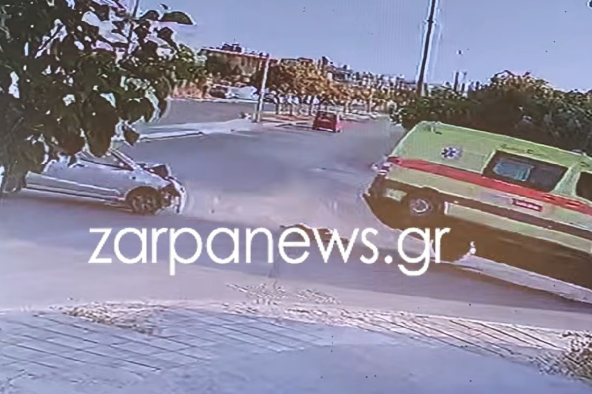 Η στιγμή της σύγκρουσης του ασθενοφόρου με ι.χ στα Χανιά