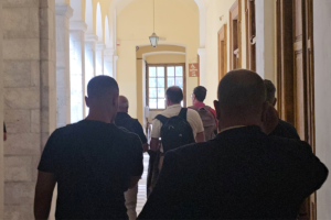 Πάρος: Ελεύθεροι με όρους οι 4 συλληφθέντες για τη φωτιά