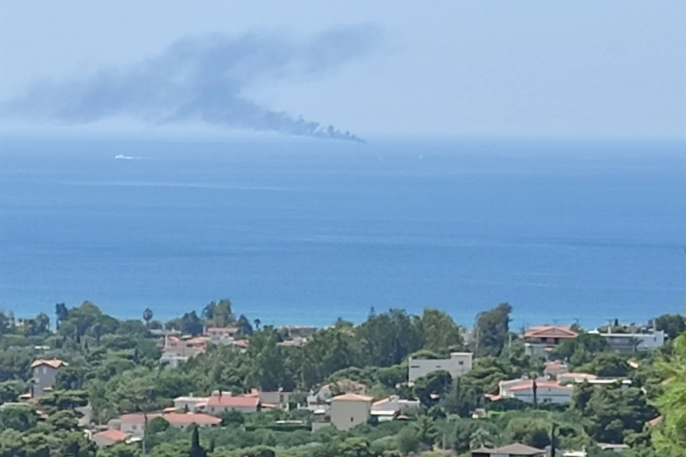 Φωτιά σε ταχύπλοο σκάφος