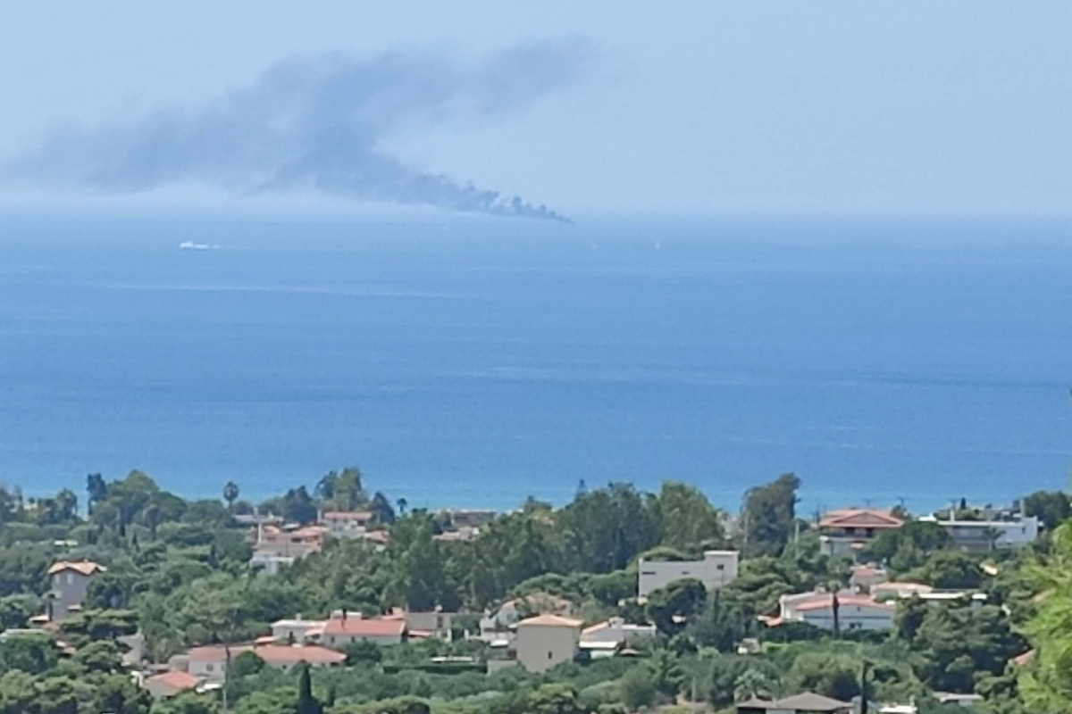 Φωτιά σε ταχύπλοο σκάφος