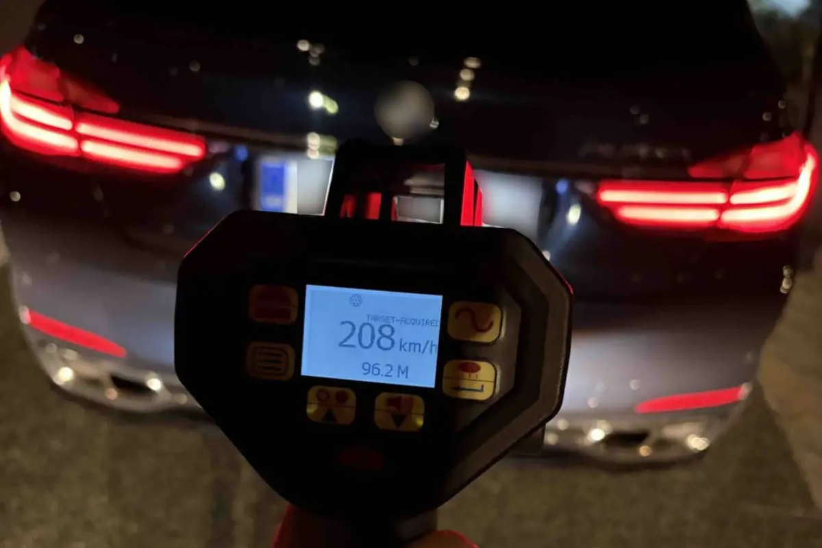 Έτρεχε με 208 χλμ. στην εθνική οδό