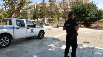 Δύο Αμερικανοί τουρίστες τραυματίες από επίθεση με μαχαίρι στην Ακρόπολη