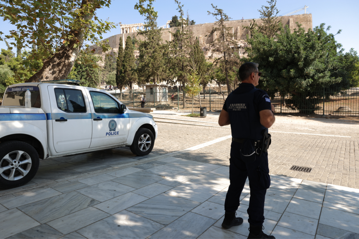 Επίθεση με μαχαίρι στην Ακρόπολη – Δύο Αμερικανοί τουρίστες τραυματίστηκαν