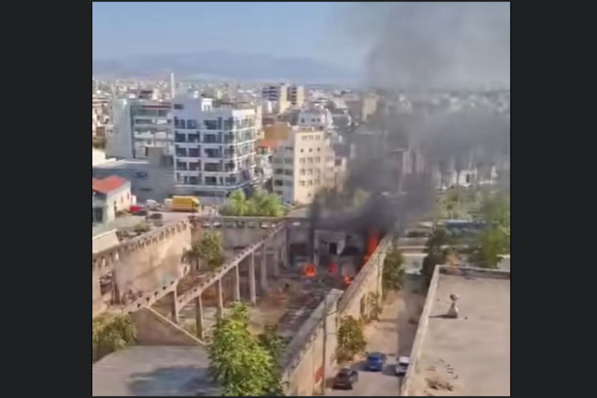 Πυρκαγιά σε κτίριο στην Ομ. Σκυλίτση στον Πειριά