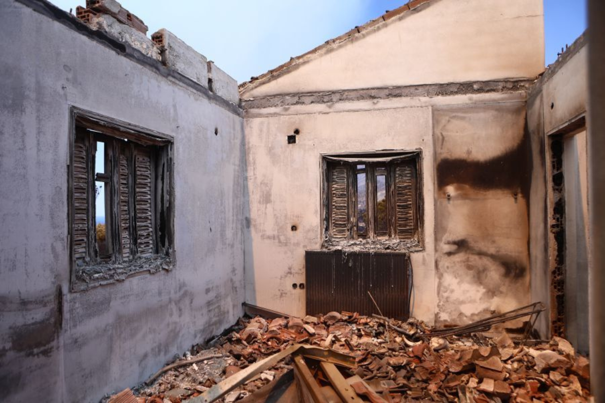Στα άκρα η πολιτική σύγκρουση για τις μεγάλες πυρκαγιές