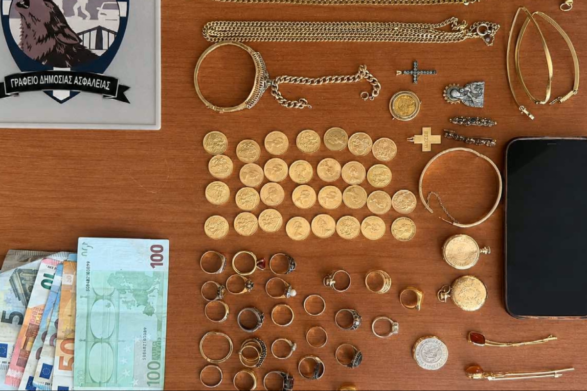 Έκλεβαν λίρες και χρήματα από ηλικιωμένους