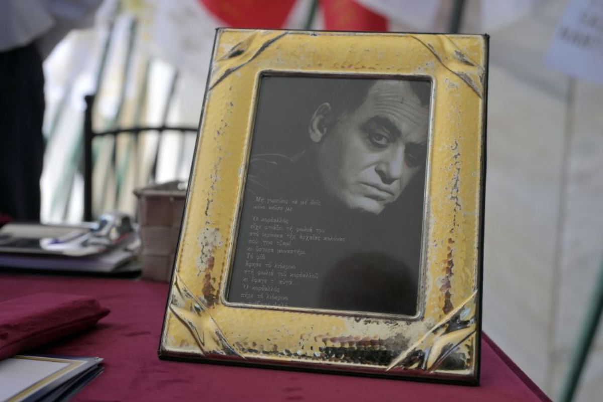 Το «τελευταίο αντίο» στον Νίκο Καλογερόπουλο