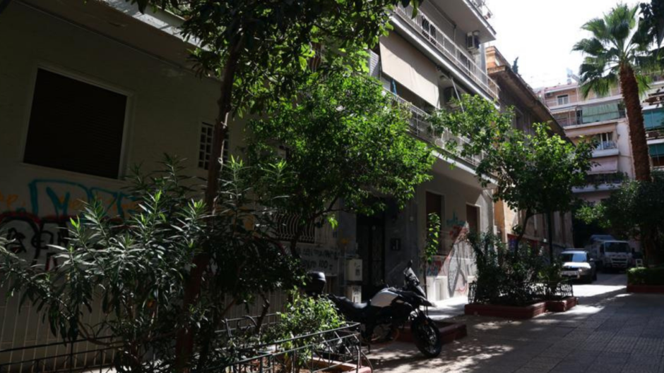 Σοκ στην Κυψέλη: Μαχαιρωμένο νεκρό βρέφος