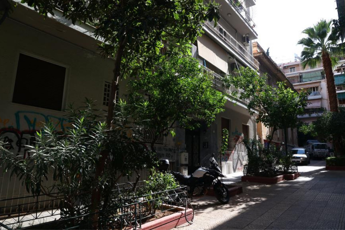 Σοκ στην Κυψέλη: Μαχαιρωμένο νεκρό βρέφος