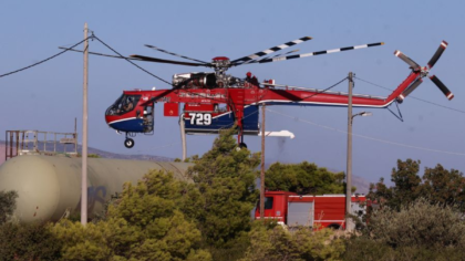 Ανεξέλεγκτη η φωτιά- 112 για Ψάθα και Αλεποχώρι
