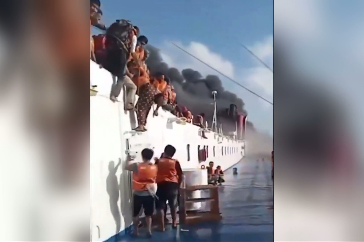 Λαμπάδιασε τουριστικό φέριμποτ στο Μπαλί