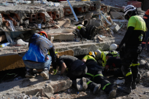 Σεισμός- Κολομβία: Ελπίδα ζωής στα ερείπια- Μάχη για επιζώντες
