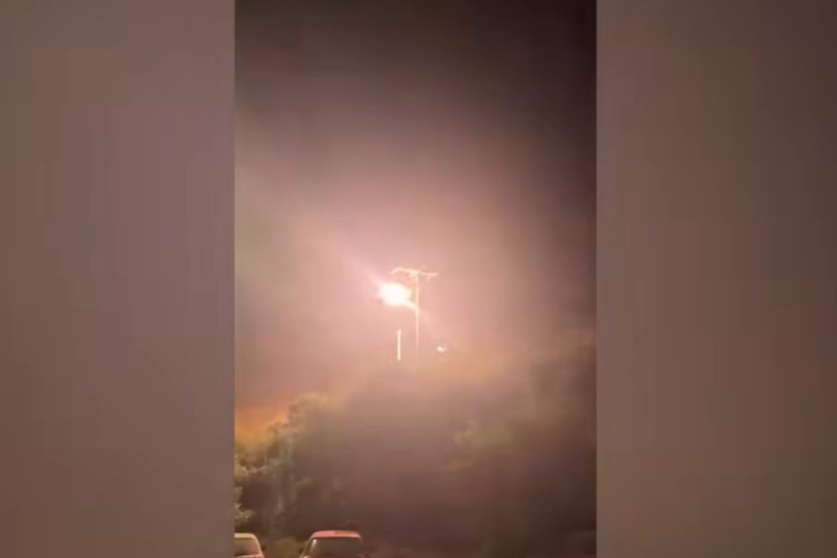 Έκρηξη σε κολώνα ηλεκτροδότησης καταγράφηκε σε βίντεο