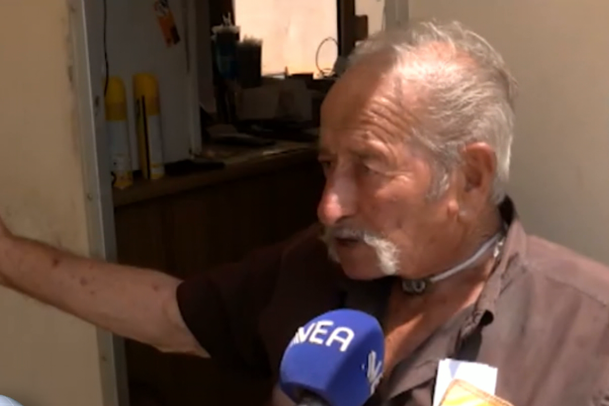 Του έκοψε τα δαχτυλίδια από τα δάχτυλα