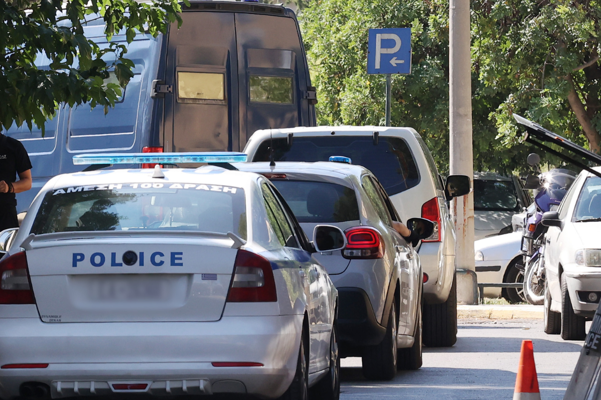 Εμπρηστική επίθεση στη Marfin- Προφυλακίστηκε η 46χρονη