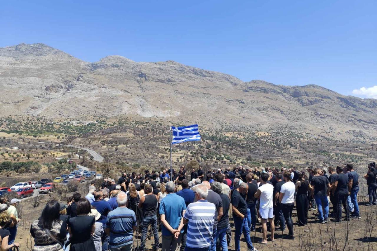 Ένα μνημείο για τους ήρωες της φωτιάς