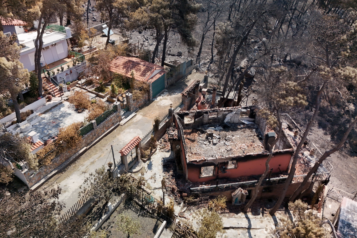 Πόρτο Γερμενό: Επιτήδειοι στοχοποιούν πυρόπληκτους – Παριστάνουν τους εκπροσώπους του ΔΕΔΔΗΕ