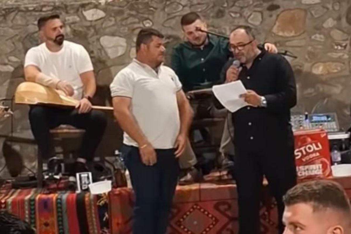 Κρήτη: Τίμησαν τον ψαρά που έσωσε δεκάδες ανθρώπους από τη φωτιά