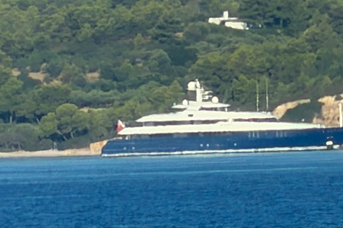Στο Πόρτο Χέλι superyacht των 60 εκ. δολαρίων
