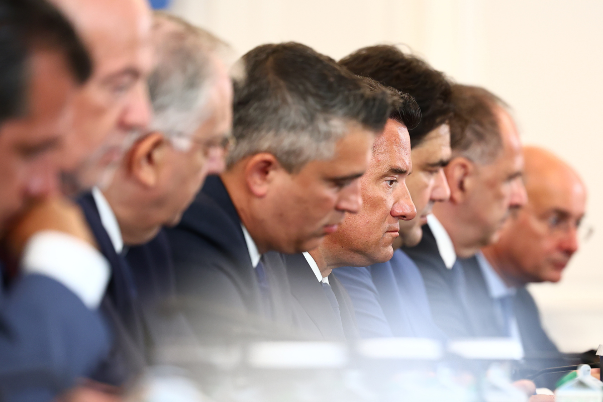Εξορμήσεις υπουργών για «επαναπατρισμό» ψηφοφόρων