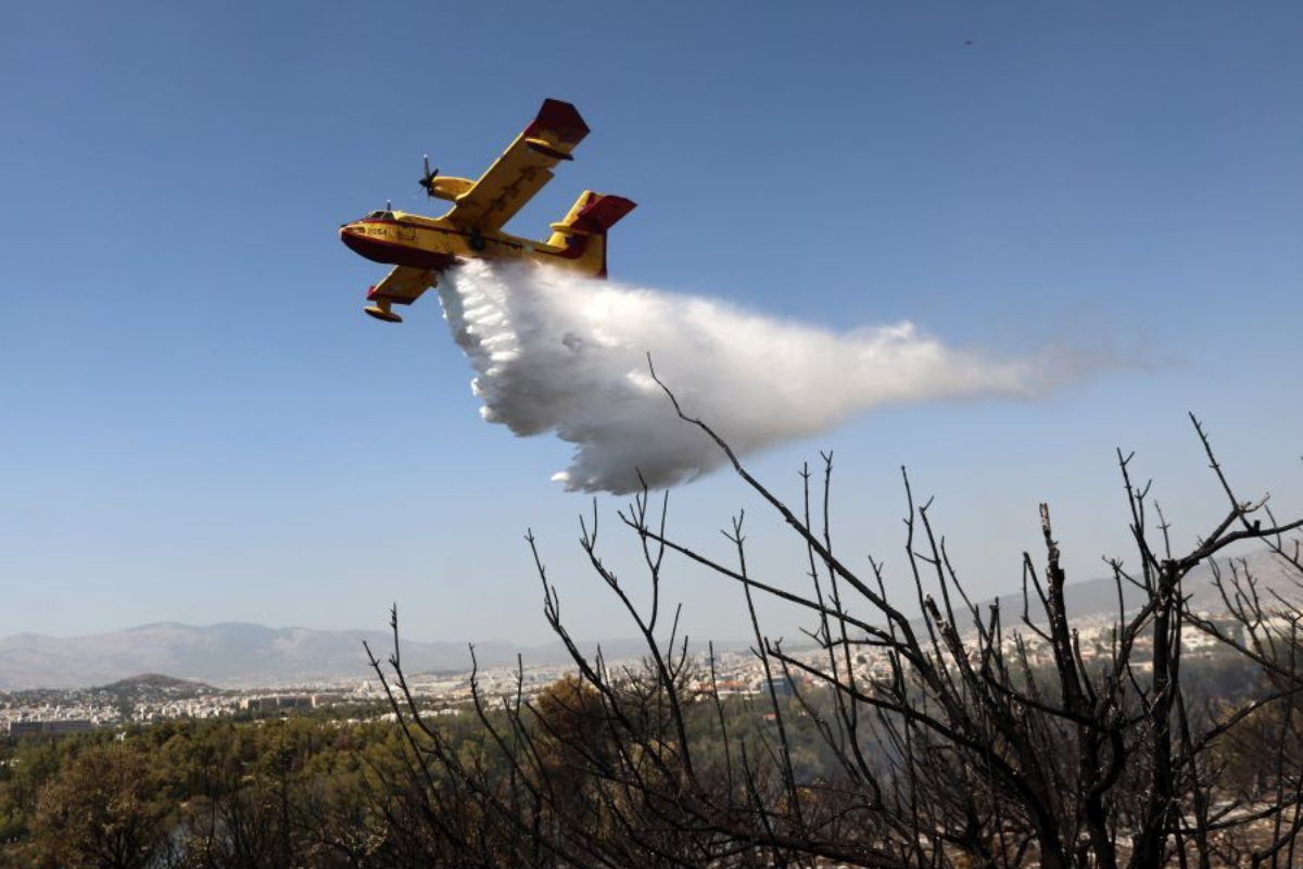 Πυρκαγιά σε χαμηλή βλάστηση στην περιοχή Μύτικας στη Θήβα