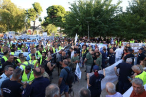 ΔΕΘ: Συγκέντρωση διαμαρτυρίας ένστολων