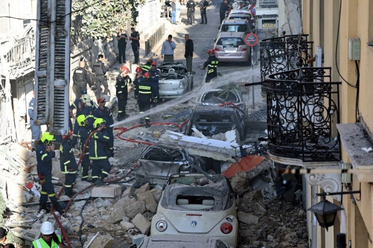 Έκρηξη σε παλιό κτίριο στην Πλάκα