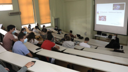 Καθηγητής ήθελε ιατρική βεβαίωση για γυαλιά