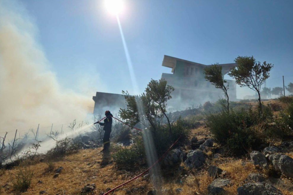 Πυρκαγιά στην περιοχή Σκόρδι στην Ανάβυσσο