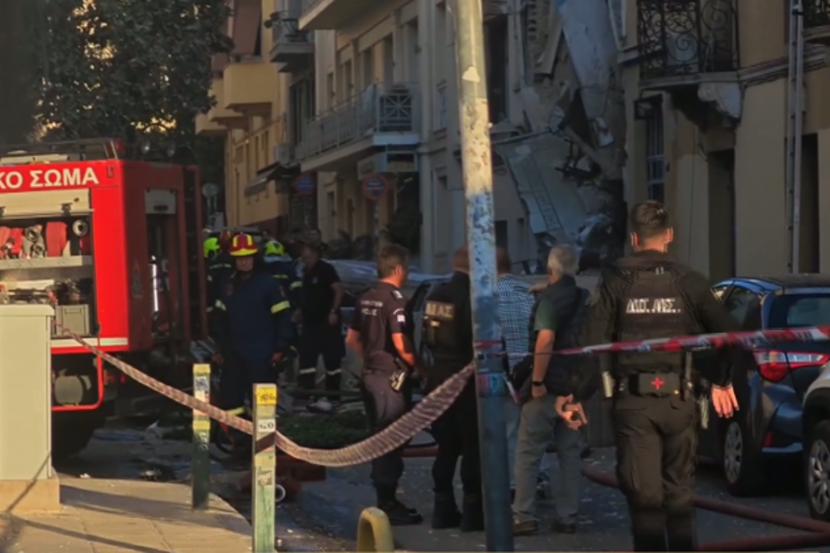 Έκρηξη σε παλιό κτίριο στην Πλάκα