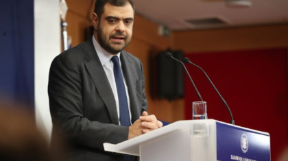 Αμείωτη η κόντρα για το επίδομα ανεργίας