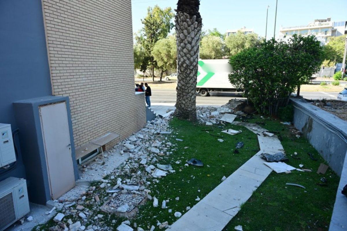 Τρεις νεκροί και δύο τραυματίες σε τροχαίο στην Ποσειδώνος