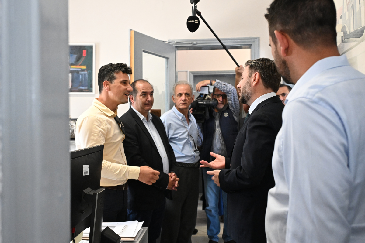 Ν. Aνδρουλάκης από Σαντορίνη: Ειδικός λογαριασμός για τους νησιώτες!