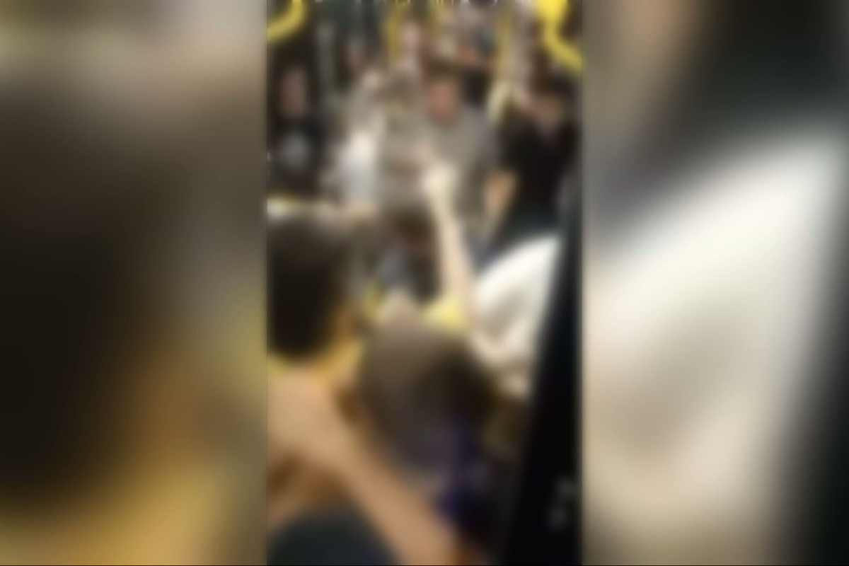 Συμπλοκές ανηλίκων μέσα στα ΜΜΜ