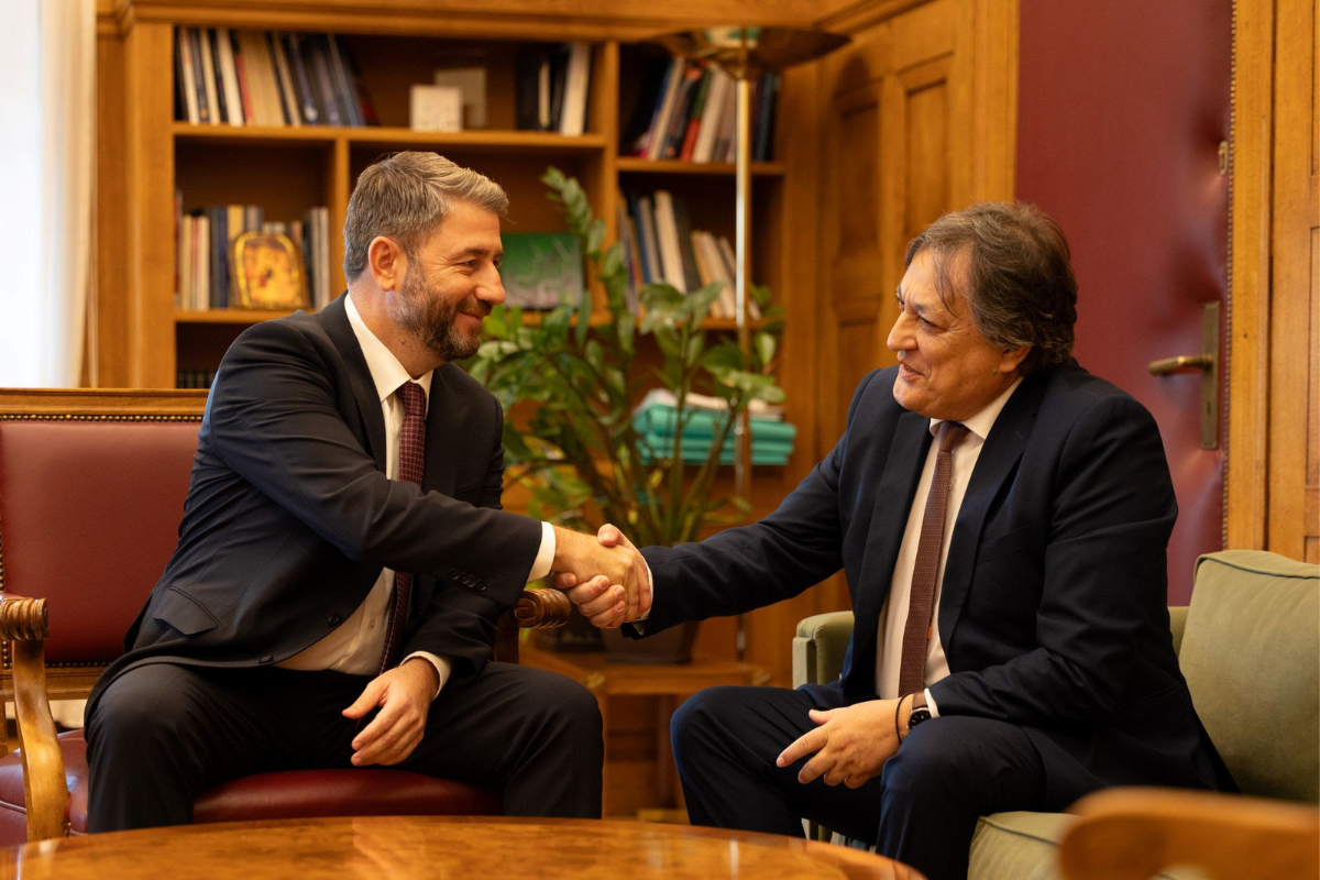 Βίντεο: «Με χαρά» ο Αλέξανδρος Αυλωνίτης στο ΠΑΣΟΚ