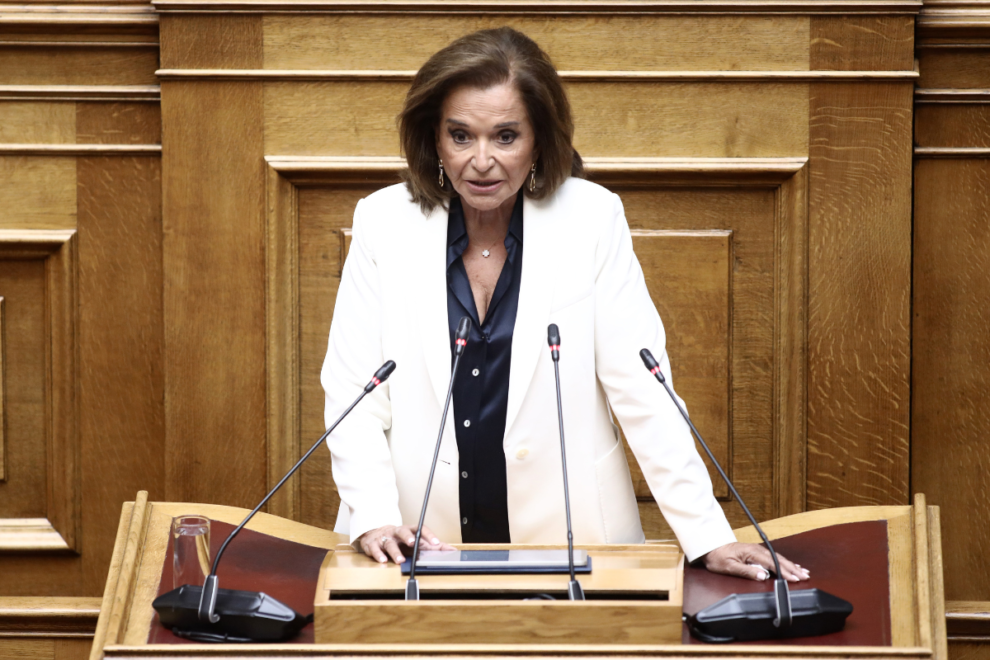 Η Μπακογιάννη επιμένει στα «καβαλημένα καλάμια»
