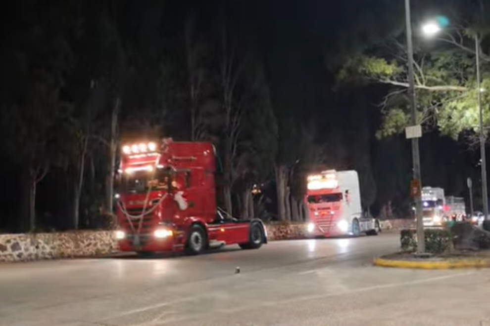 Γαμήλια πομπή με νταλίκες στο Ληξούρι
