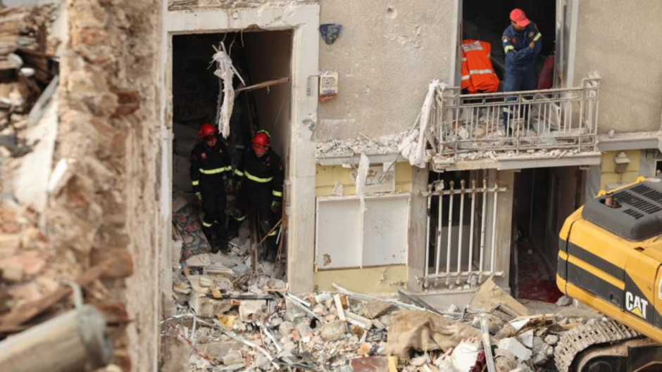 Τραγωδία στην Πλάκα:Νεκρή ανασύρθηκε γυναίκα απο τα ερείπια