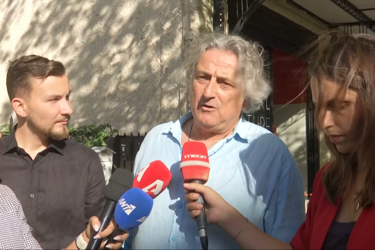Οι φωτογραφίες της γιατρού με τον Μαζωνάκη – Τι δηλώνει ο υπνοθεραπευτής