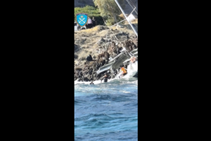 Νίσυρος: Ιστιοφόρο προσάραξε στο βορειοανατολικό λιμάνι