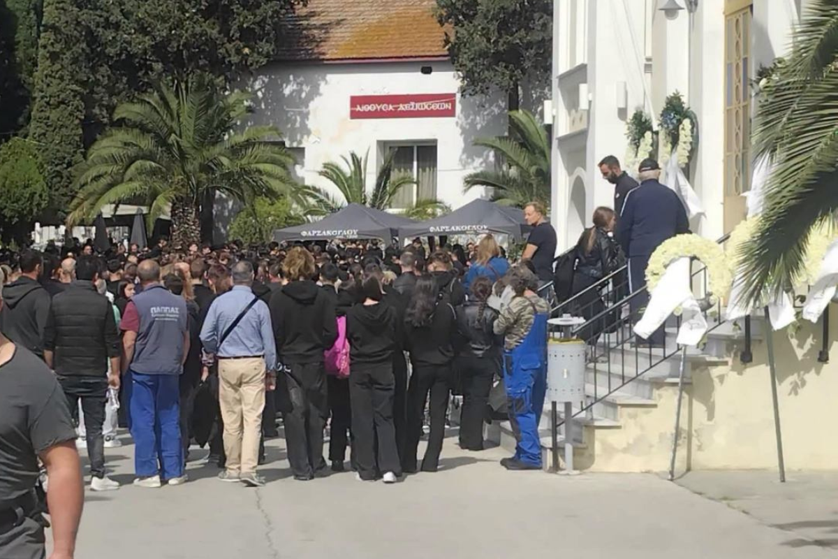 Καβάλα: Πλήθος κόσμου στο τελευταίο αντίο στον 16χρονο Άνι Ασλάν