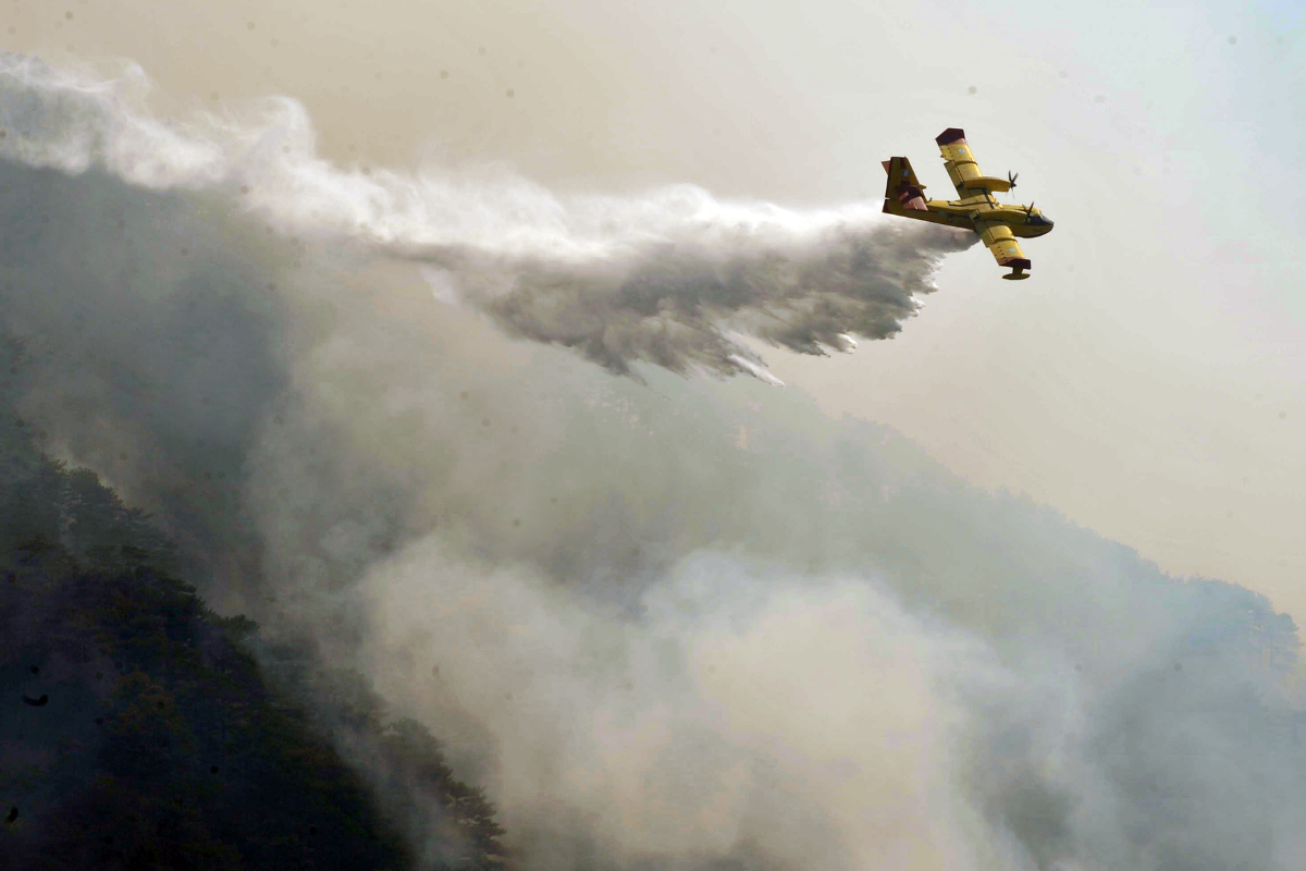 Μαίνεται για 8η ημέρα η φωτιά στην Κόνιτσα