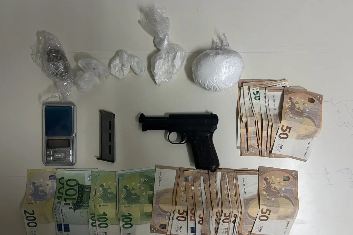 Με το όπλο γεμάτο στο σπίτι ….διακινούσαν ναρκωτικά